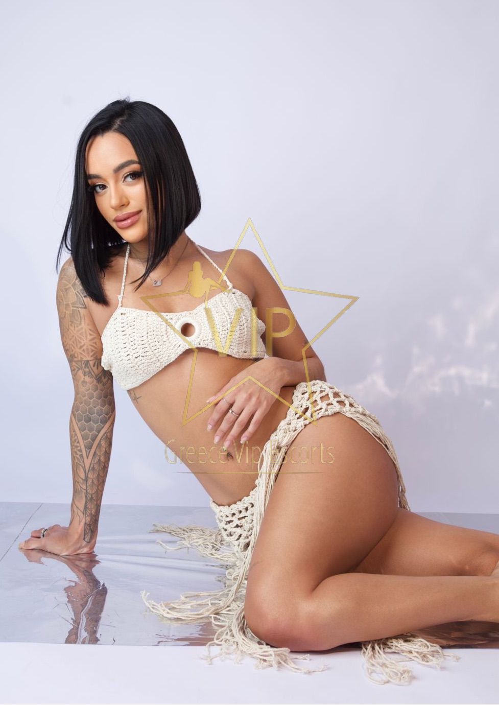ESCORT-ATHENS-AYSHA-BRUNETTE-ESCORTS-ATHENS-3